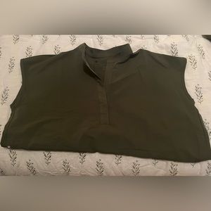 FIGS. Rafaela scrub top. Size M. Moss.